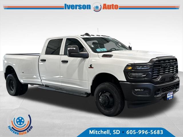 2026 RAM Ram 3500 RAM 3500 TRADESMAN CREW CAB 4X4 8 BOX