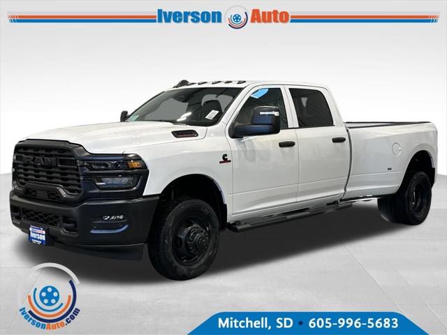 2026 RAM Ram 3500 RAM 3500 TRADESMAN CREW CAB 4X4 8 BOX