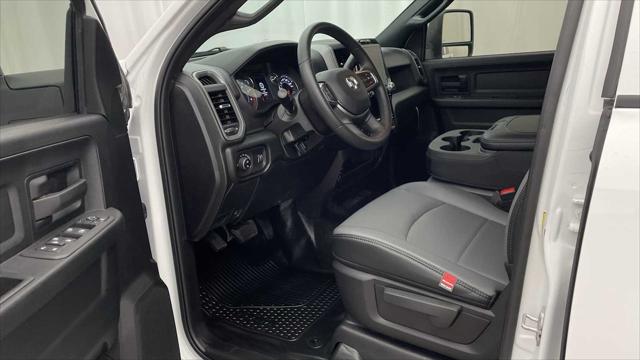 2026 RAM Ram 3500 RAM 3500 TRADESMAN CREW CAB 4X4 8 BOX