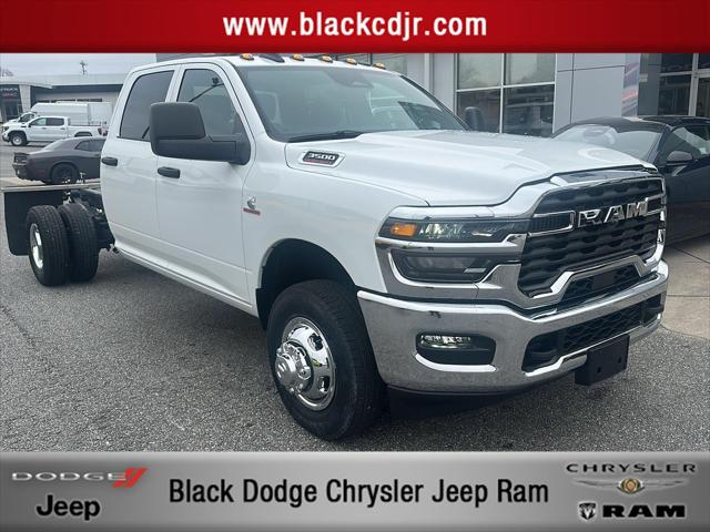 2026 RAM Ram 3500 Chassis Cab RAM 3500 TRADESMAN CREW CAB CHASSIS 4X4 60 CA