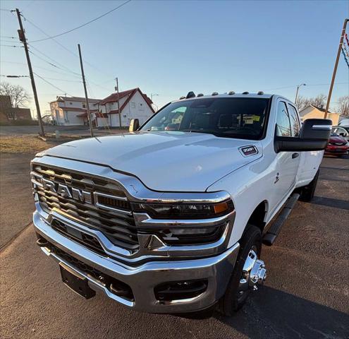 2026 RAM Ram 3500 RAM 3500 TRADESMAN CREW CAB 4X4 8 BOX