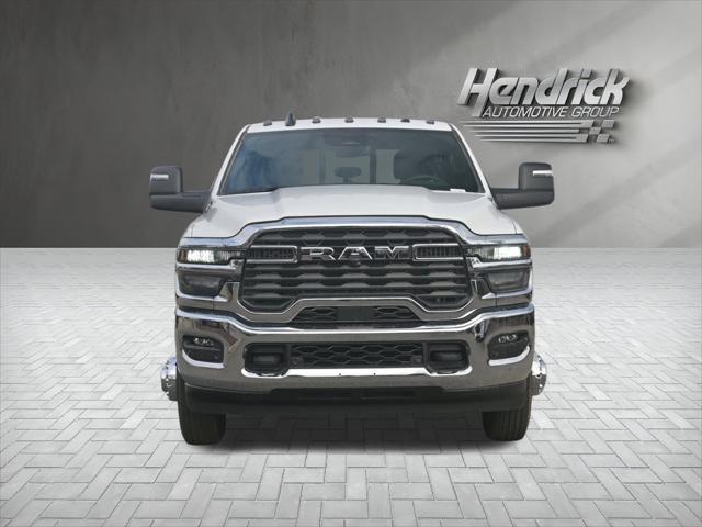 2026 RAM Ram 3500 RAM 3500 TRADESMAN CREW CAB 4X4 8 BOX
