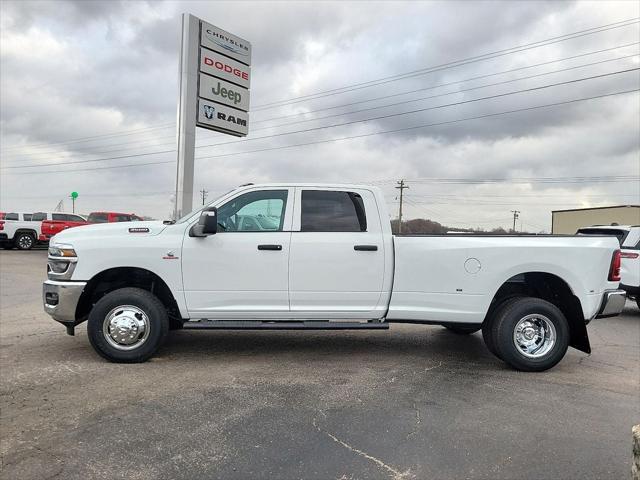 2026 RAM Ram 3500 RAM 3500 TRADESMAN CREW CAB 4X4 8 BOX
