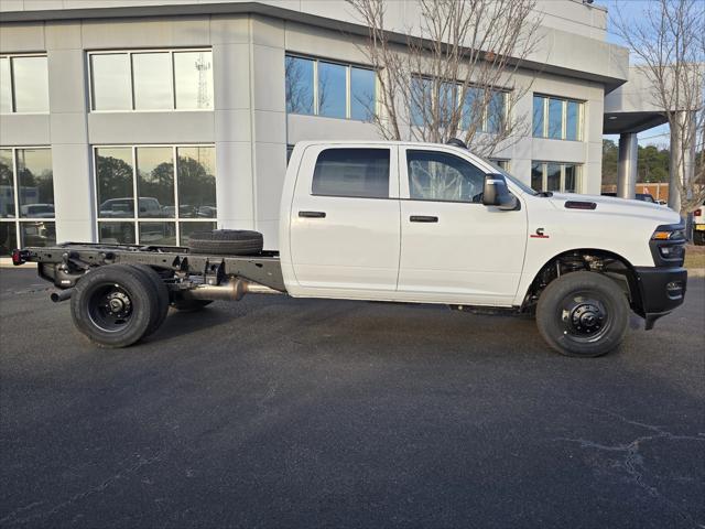 2026 RAM Ram 3500 Chassis Cab RAM 3500 TRADESMAN CREW CAB CHASSIS 4X4 60 CA