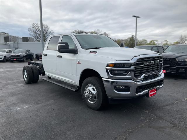 2026 RAM Ram 3500 Chassis Cab RAM 3500 TRADESMAN CREW CAB CHASSIS 4X4 60 CA 2026 RAM Ram 3500 Chassis Cab RAM 3500 TRADESMAN CREW CAB CHASSIS 4X4 60 CA