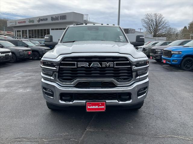 2026 RAM Ram 3500 Chassis Cab RAM 3500 TRADESMAN CREW CAB CHASSIS 4X4 60 CA 2026 RAM Ram 3500 Chassis Cab RAM 3500 TRADESMAN CREW CAB CHASSIS 4X4 60 CA