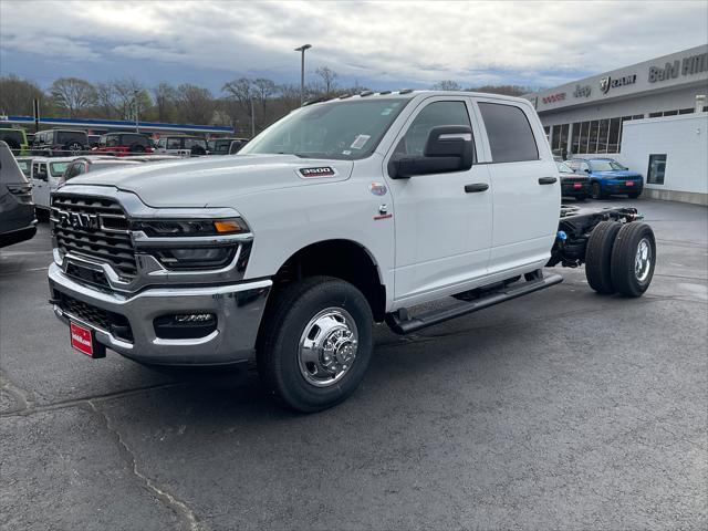 2026 RAM Ram 3500 Chassis Cab RAM 3500 TRADESMAN CREW CAB CHASSIS 4X4 60 CA 2026 RAM Ram 3500 Chassis Cab RAM 3500 TRADESMAN CREW CAB CHASSIS 4X4 60 CA