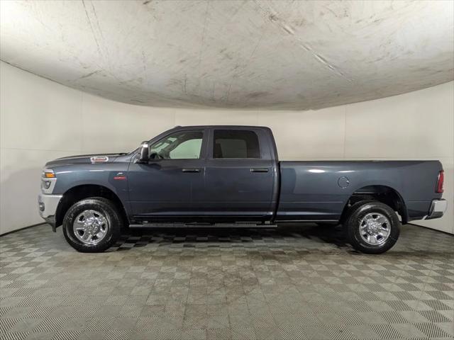 2026 RAM Ram 3500 RAM 3500 TRADESMAN CREW CAB 4X4 8 BOX