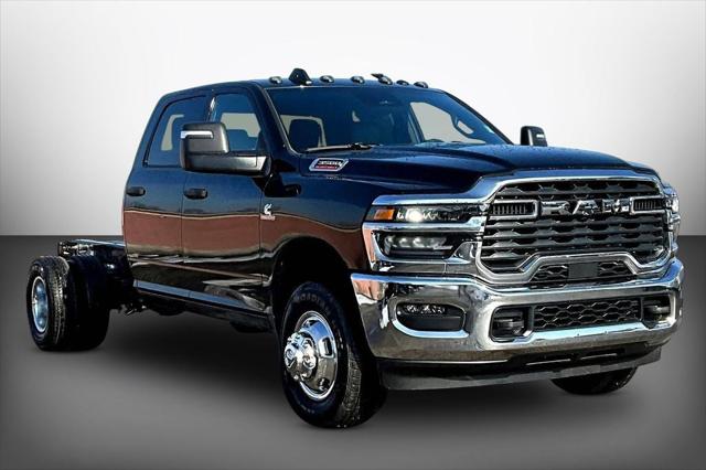 2026 RAM Ram 3500 Chassis Cab RAM 3500 TRADESMAN CREW CAB CHASSIS 4X4 60 CA 2026 RAM Ram 3500 Chassis Cab RAM 3500 TRADESMAN CREW CAB CHASSIS 4X4 60 CA