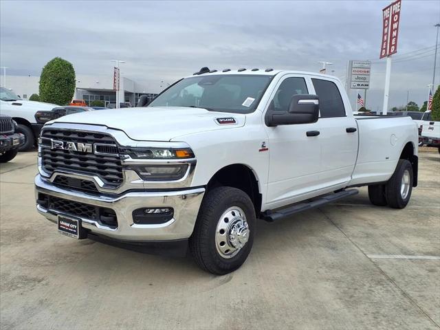 2026 RAM Ram 3500 RAM 3500 TRADESMAN CREW CAB 4X4 8 BOX