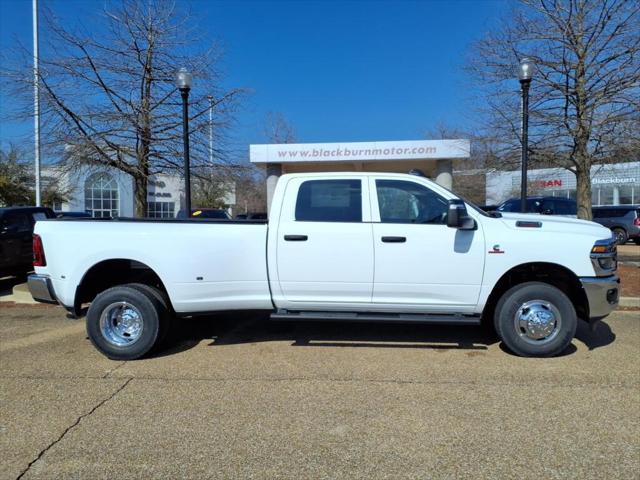 2026 RAM Ram 3500 RAM 3500 TRADESMAN CREW CAB 4X4 8 BOX