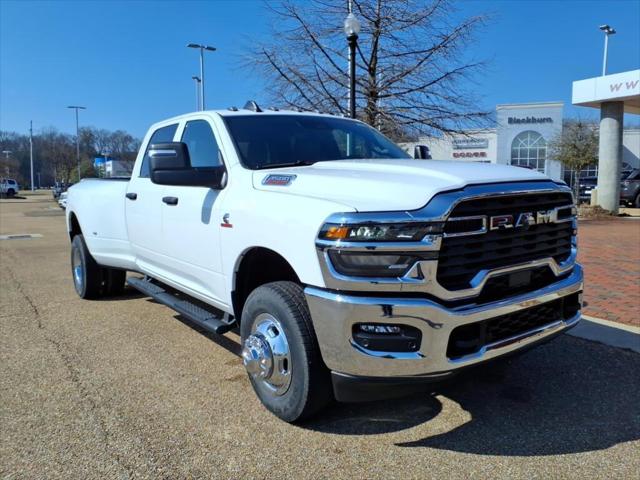 2026 RAM Ram 3500 RAM 3500 TRADESMAN CREW CAB 4X4 8 BOX