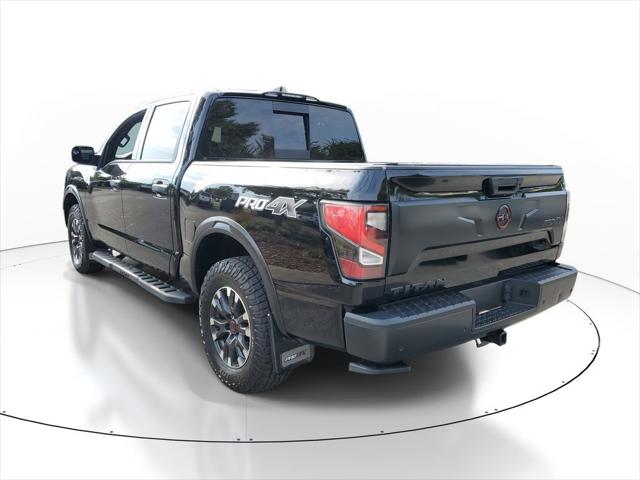 2023 Nissan TITAN Crew Cab PRO-4X 4x4 2023 Nissan TITAN Crew Cab PRO-4X 4x4