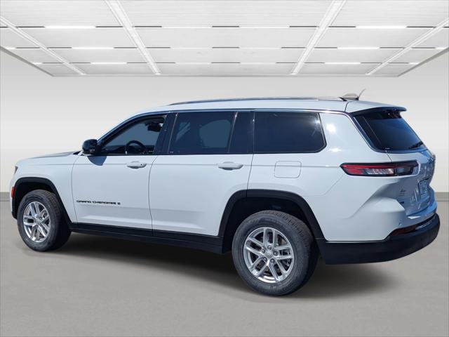 2022 Jeep Grand Cherokee L Laredo 4x2