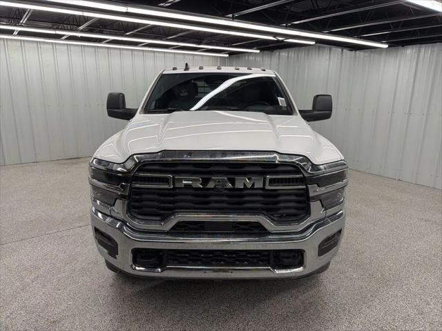 2026 RAM Ram 3500 Chassis Cab RAM 3500 TRADESMAN CREW CAB CHASSIS 4X4 60 CA