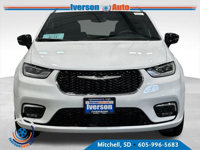 2026 Chrysler Pacifica PACIFICA SELECT AWD