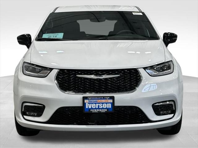 2026 Chrysler Pacifica PACIFICA SELECT AWD