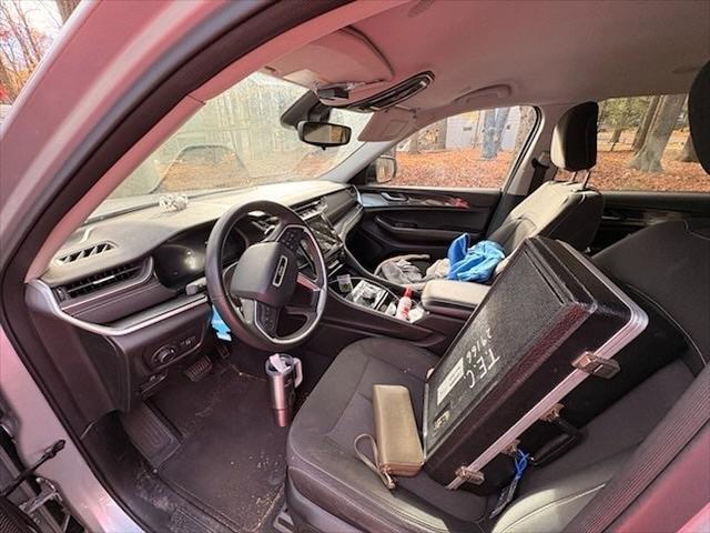 2023 Jeep Grand Cherokee L Laredo 4x4 2023 Jeep Grand Cherokee L Laredo 4x4