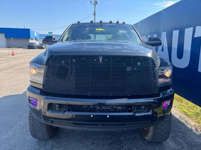 2017 RAM 3500 Laramie Crew Cab 4x4 64 Box 2017 RAM 3500 Laramie Crew Cab 4x4 64 Box