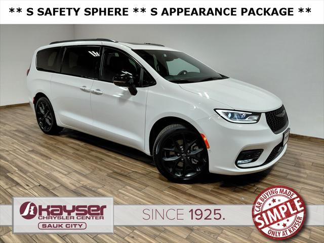 2024 Chrysler Pacifica Limited AWD