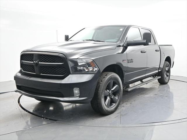 2017 RAM 1500 Express Crew Cab 4x4 57 Box