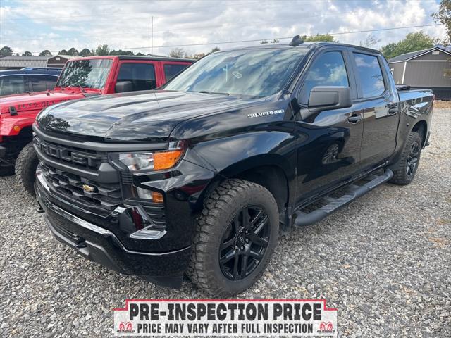 2022 Chevrolet Silverado 1500 4WD Crew Cab Short Bed Custom