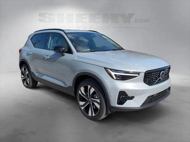 2026 Volvo XC40 Ultra, B5 AWD Gas (mild hybrid), Dark