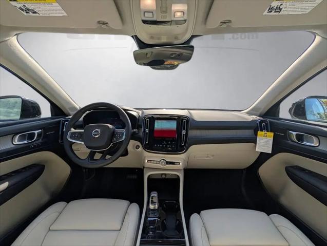 2026 Volvo XC40 Ultra, B5 AWD Gas (mild hybrid), Dark