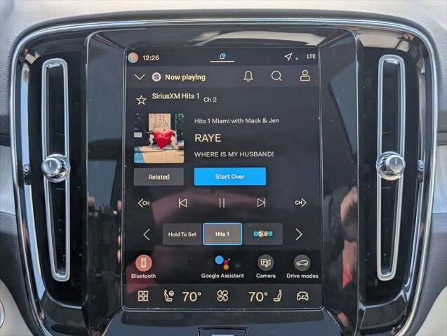 2026 Volvo XC40 Ultra, B5 AWD Gas (mild hybrid), Dark