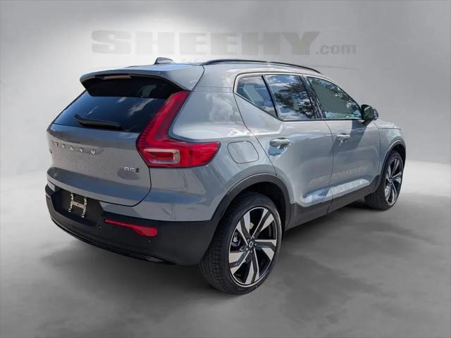 2026 Volvo XC40 Ultra, B5 AWD Gas (mild hybrid), Dark