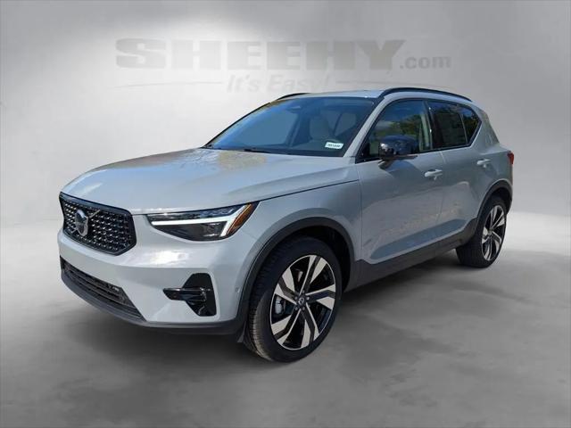 2026 Volvo XC40 Ultra, B5 AWD Gas (mild hybrid), Dark
