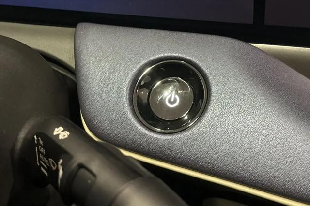 2026 Nissan LEAF PLATINUM+