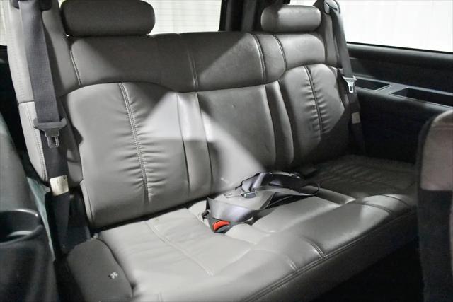 2001 Chevrolet Suburban LT