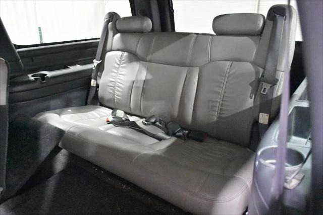 2001 Chevrolet Suburban LT