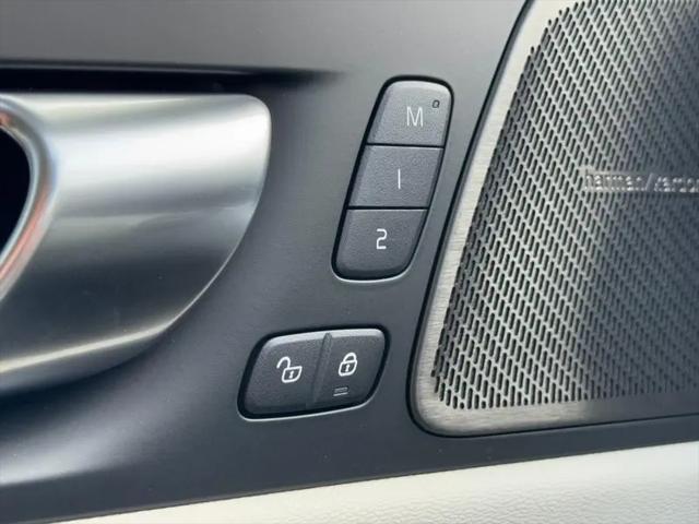 2026 Volvo XC60 Plug-In Hybrid Ultra, T8 AWD Electric/Gasoline, Dark