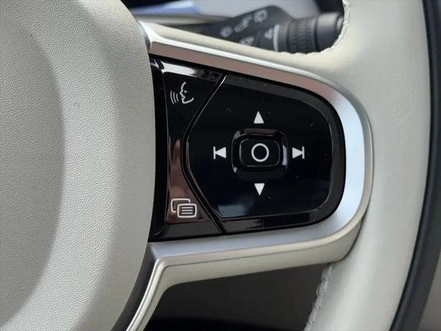 2026 Volvo XC60 Plug-In Hybrid Ultra, T8 AWD Electric/Gasoline, Dark
