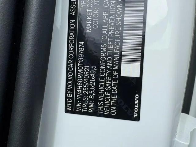 2026 Volvo XC60 Plug-In Hybrid Ultra, T8 AWD Electric/Gasoline, Dark