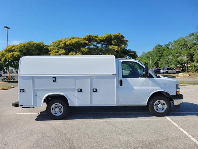 2025 Chevrolet Express Cutaway Work Van