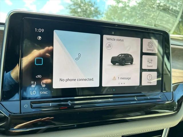 2026 Volkswagen Atlas SE with Technology