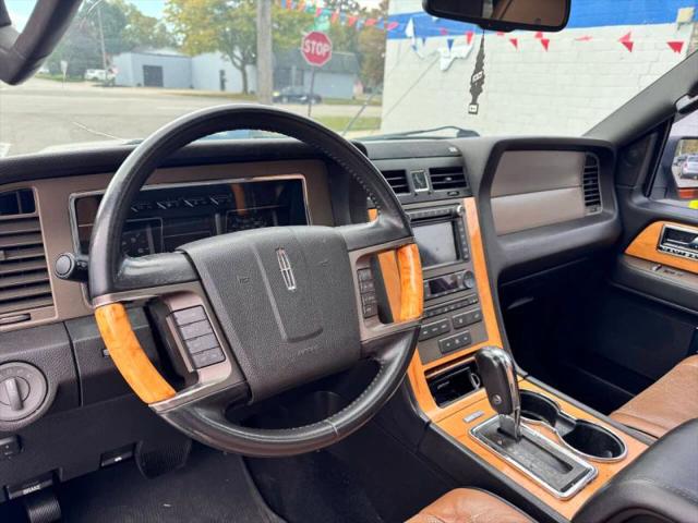 2012 Lincoln Navigator Base