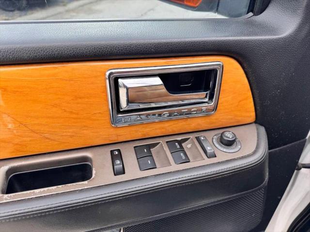 2012 Lincoln Navigator Base