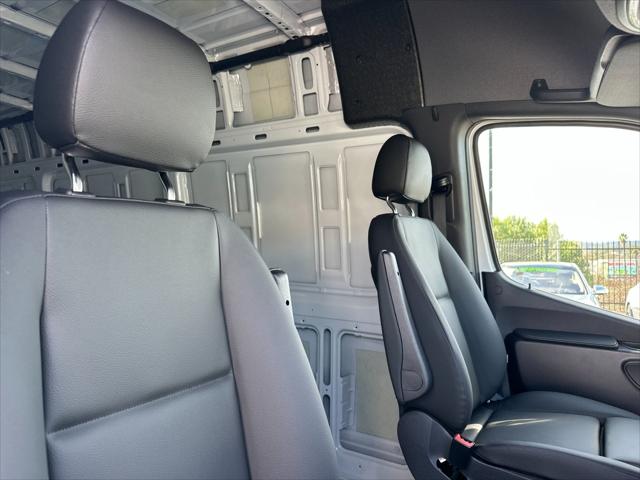 2026 Mercedes-Benz Sprinter Cargo Van Unknown