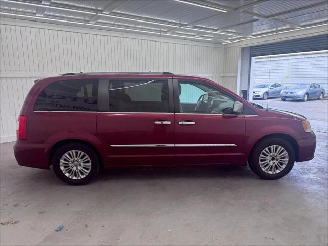 2012 Chrysler Town & Country Limited