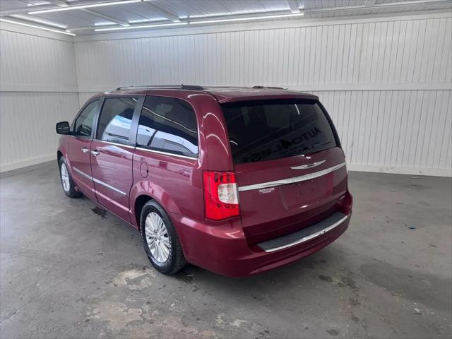 2012 Chrysler Town & Country Limited