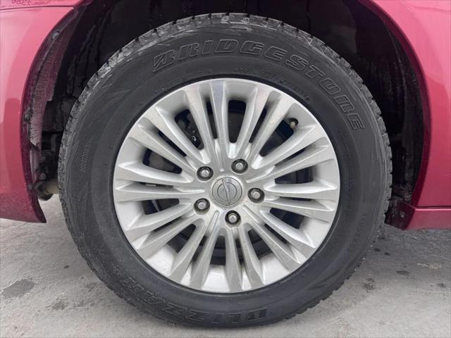 2012 Chrysler Town & Country Limited