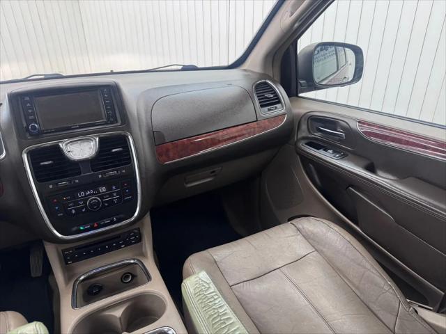 2012 Chrysler Town & Country Limited