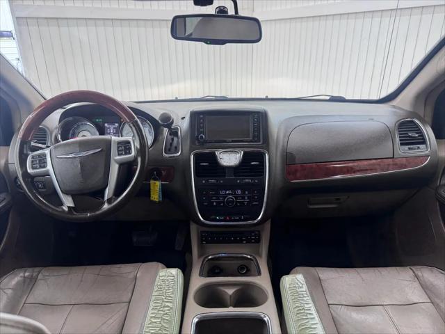 2012 Chrysler Town & Country Limited