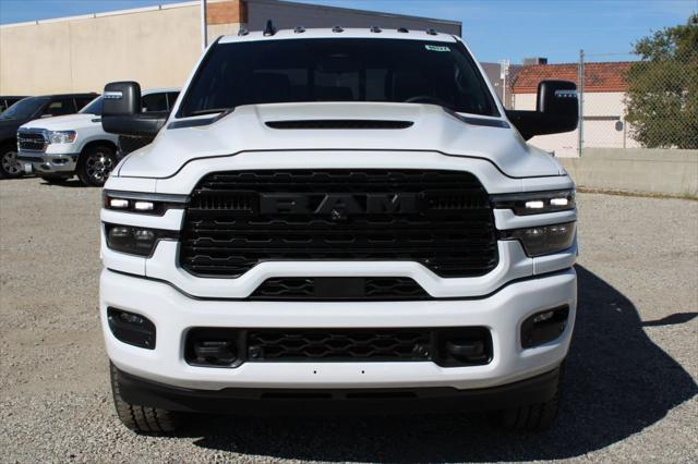 2026 RAM Ram 3500 RAM 3500 LIMITED MEGA CAB 4X4 64 BOX