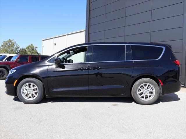 2025 Chrysler Pacifica Select 2025 Chrysler Pacifica Select