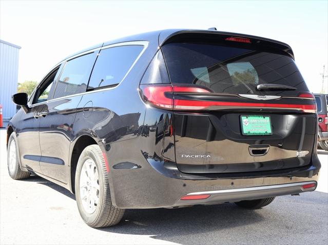 2025 Chrysler Pacifica Select 2025 Chrysler Pacifica Select